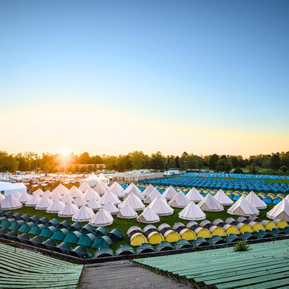 Oktoberfest Wiesn Camp Luxe tent München