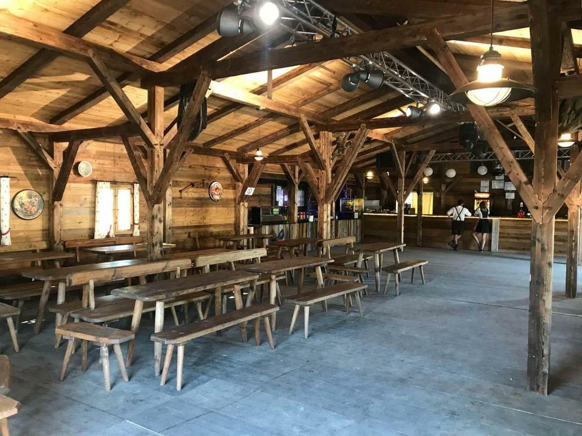 Oktoberfest Wiesn Camp Luxe tent München